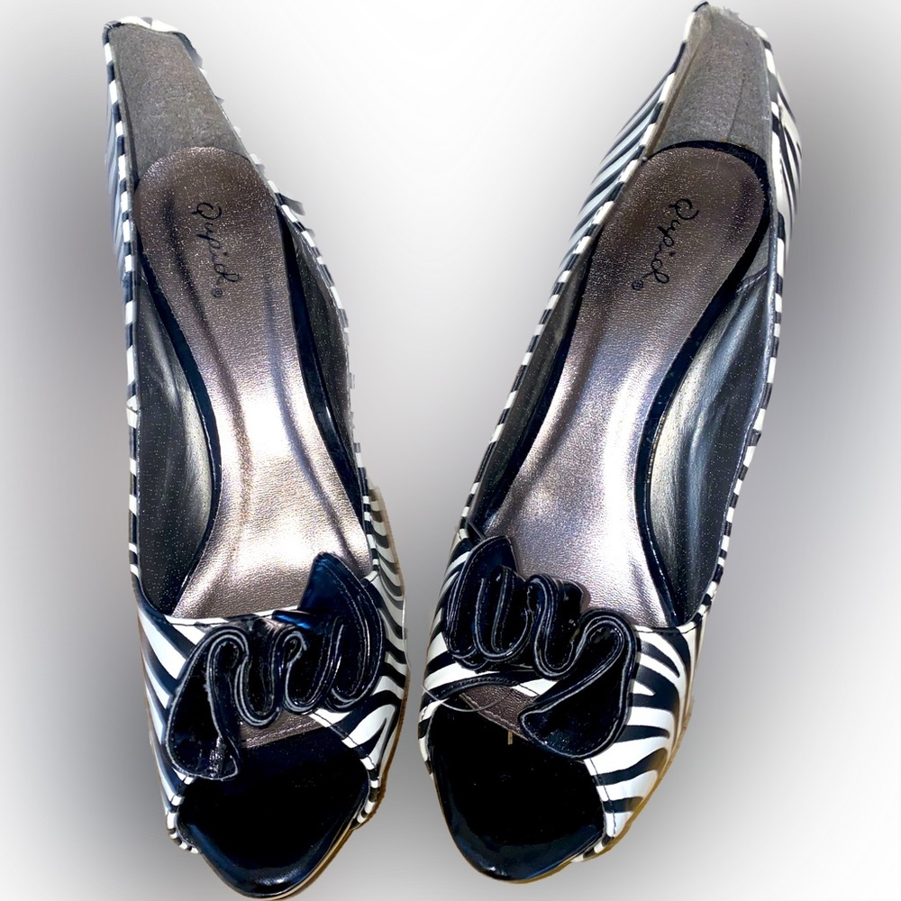 🦓 𝓩𝓮𝓫𝓻𝓪 𝓹𝓻𝓲𝓷𝓽 𝓹𝓮𝓮𝓹 𝓽𝓸𝓮 𝓼𝓱𝓸𝓮𝓼!